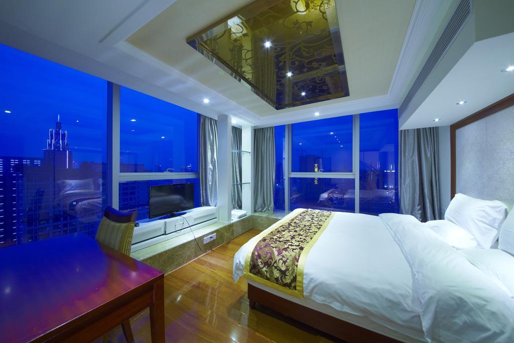 Louidon Mega Apartment Hotel Of Kam Rueng Plaza - Sunshine Apartment Cantón Habitación foto